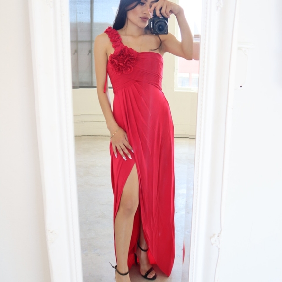 BCBG MaxAzria - Picture 5 of 7